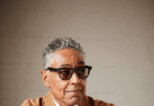 Curiosità su Giancarlo Esposito giancarlo esposito curiosità