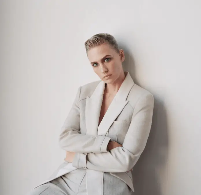 january jones curiosità