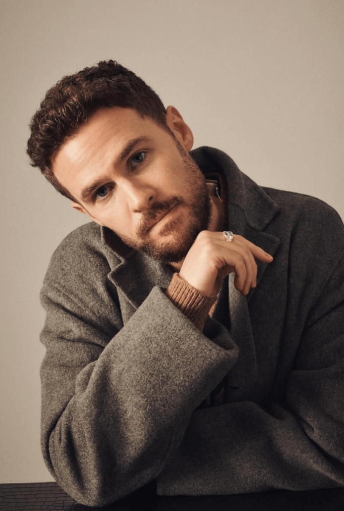 iain de caestecker curiosità